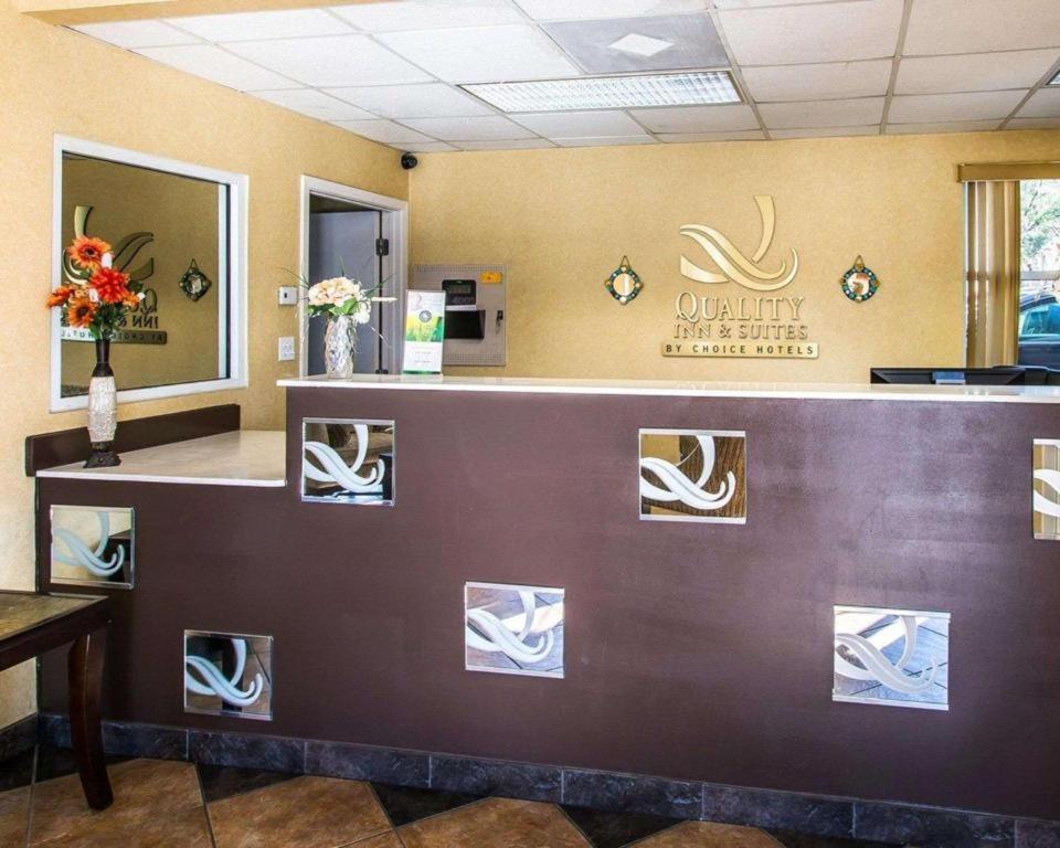 Quality Inn & Suites Near Panama City Beach Exterior foto